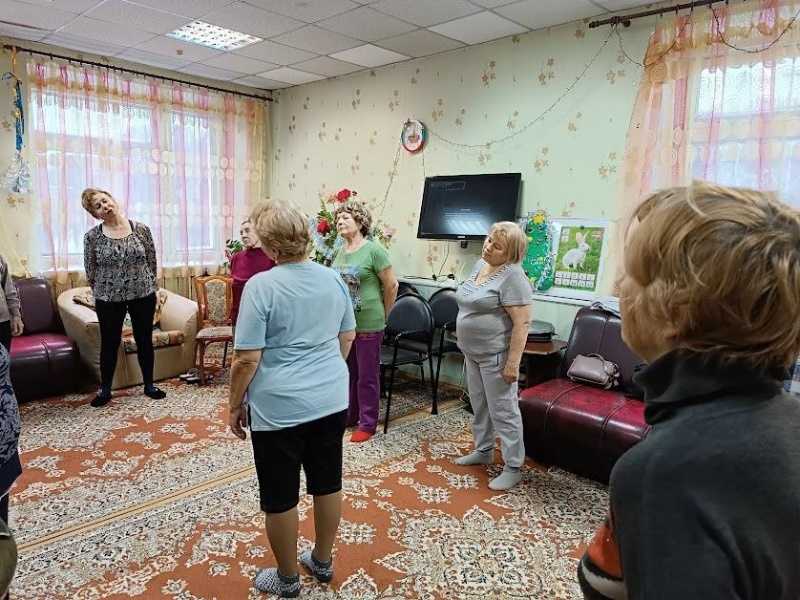 В нашем отделении дневного пребывания каждое утро начинается с зарядки.